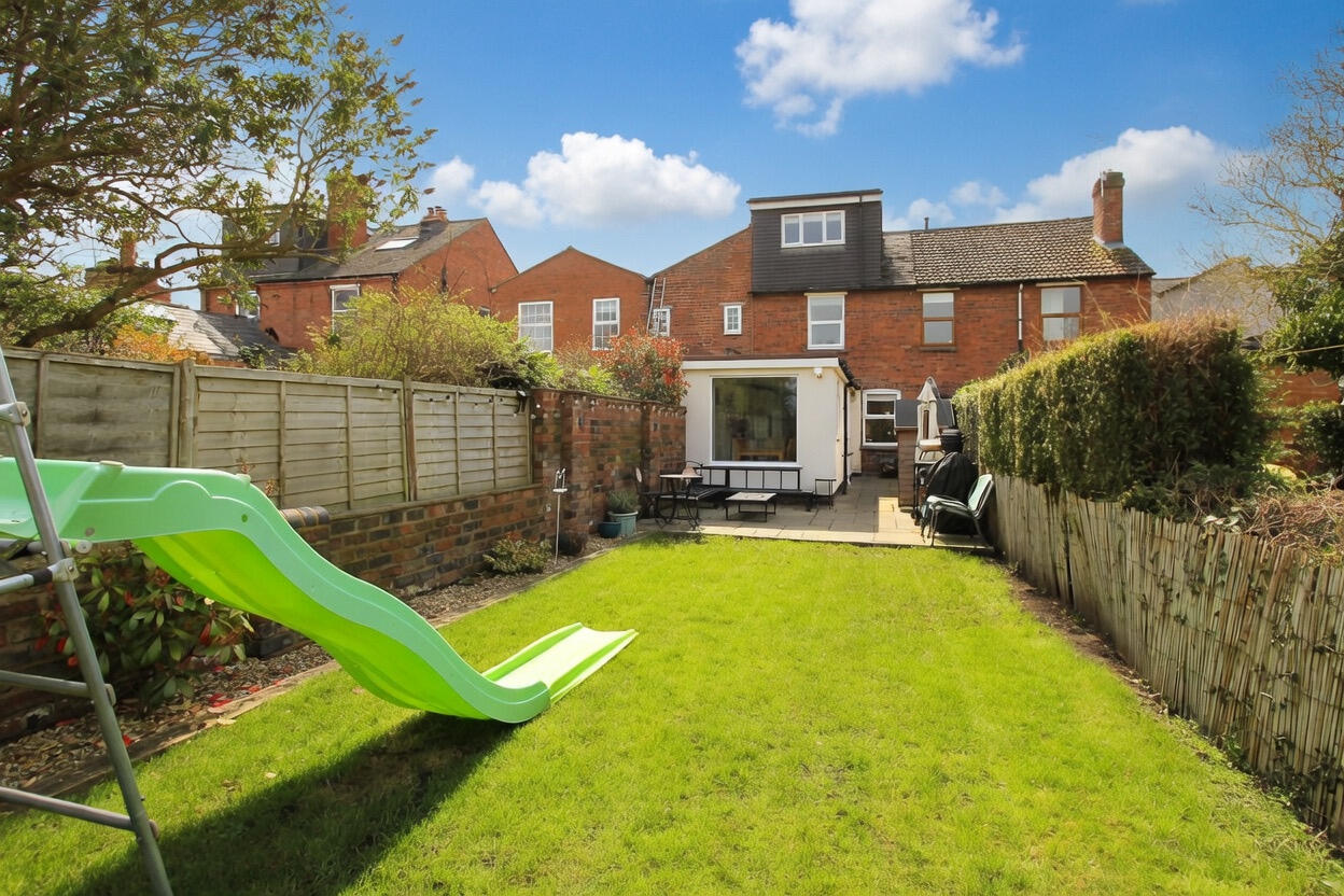 4 bed property in Western Road, Stourbridge